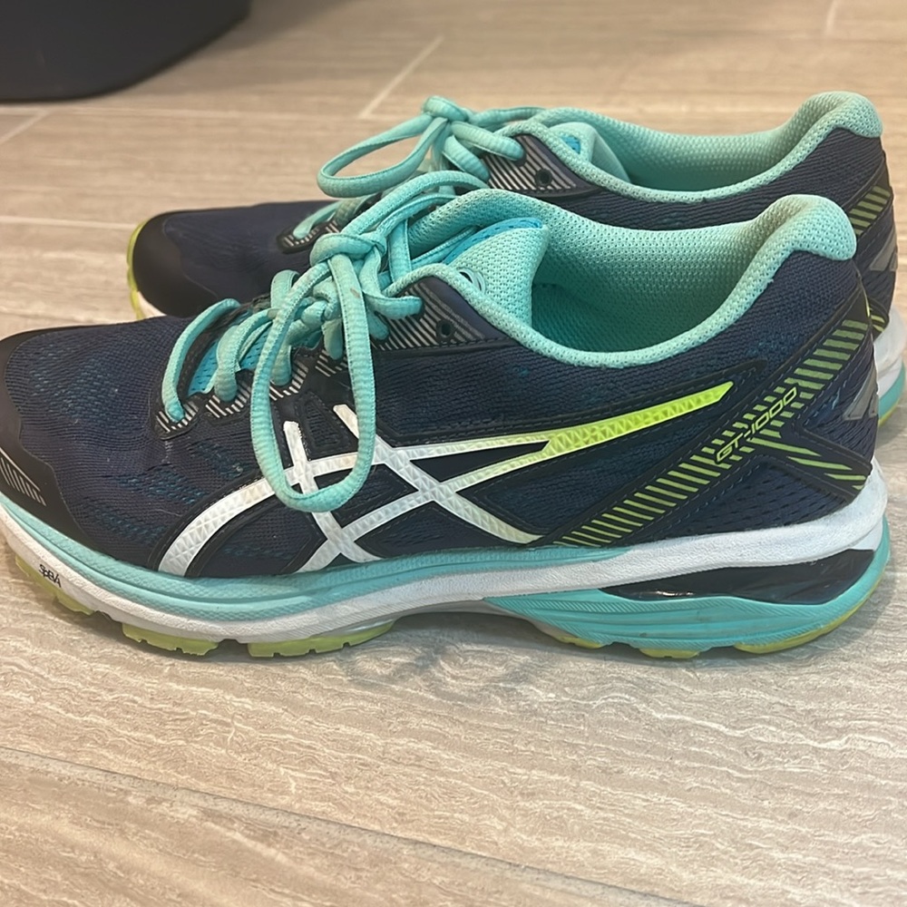 ASICS GT-1000 Women’s Sneakers